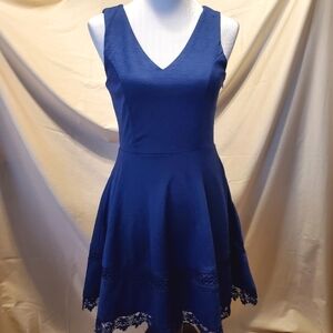 Miami Blue Textured & Lace V-Neck Swing Dress SZ SM